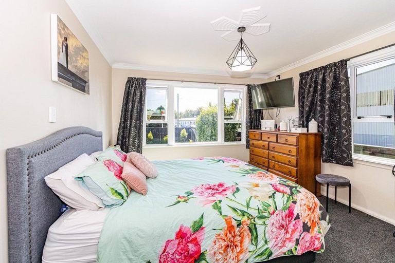 Photo of property in 1 Halls Road, Pahiatua, 4910