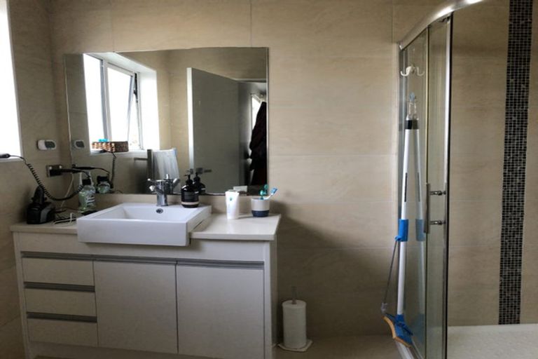 Photo of property in 1 Castlederg Drive, Flat Bush, Auckland, 2019