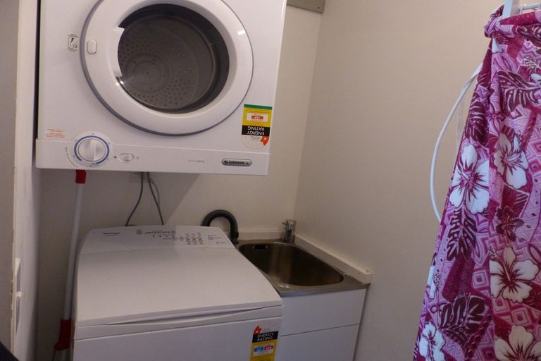 Photo of property in Augusta Apartments, 3/254 Willis Street, Te Aro, Wellington, 6011