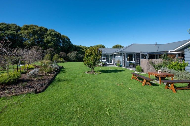 Photo of property in 26 Lacebark Drive, Kinloch, Taupo, 3377