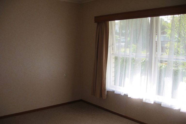 Photo of property in 2/69 Chartwell Avenue, Glenfield, Auckland, 0629