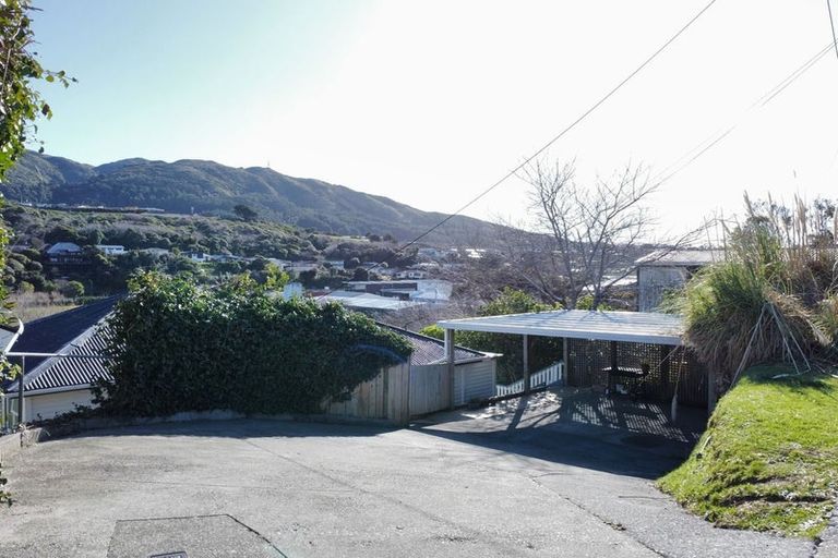 Photo of property in 55 Handyside Street, Tawa, Wellington, 5028