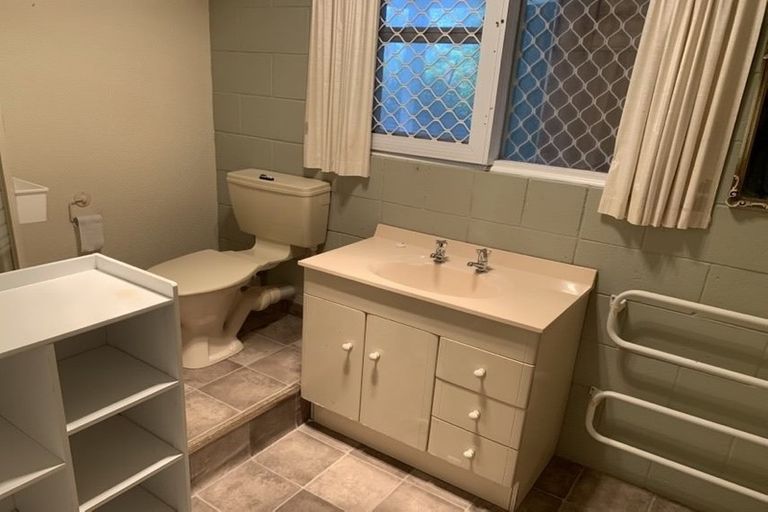 Photo of property in 105 Dowse Drive, Maungaraki, Lower Hutt, 5010