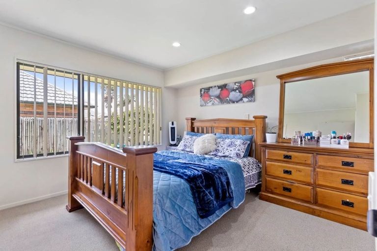 Photo of property in 19 Old Park Place, Takanini, 2112