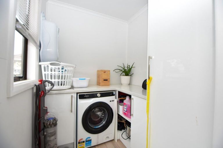 Photo of property in 13 Diamond Street, Carterton, 5713