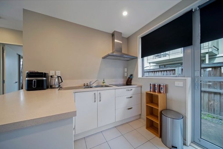 Photo of property in 39 Lyndon Street, Riccarton, Christchurch, 8041