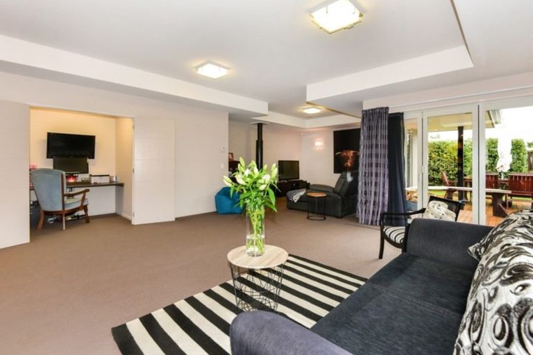 Photo of property in 22 Pemberton Drive, Darfield, 7510