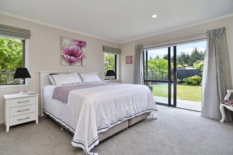 Photo of property in 3 Orewa Close, Parklands, Christchurch, 8083