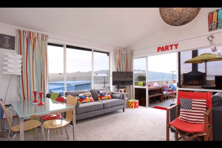 Photo of property in 8 Wainamu Road, Raglan, 3297