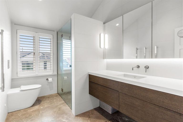 Photo of property in 12 Clifton Road, Hauraki, Auckland, 0622