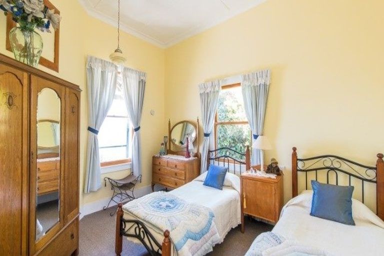 Photo of property in 32 Hipango Terrace, Durie Hill, Whanganui, 4500