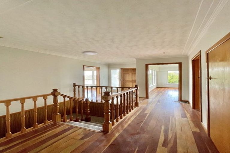 Photo of property in 3 Taha Road, Te Atatu South, Auckland, 0610