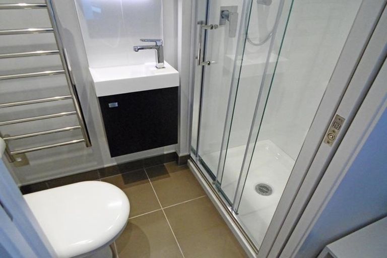 Photo of property in Queen's Residences, 2002/8 Airedale Street, Auckland Central, Auckland, 1010