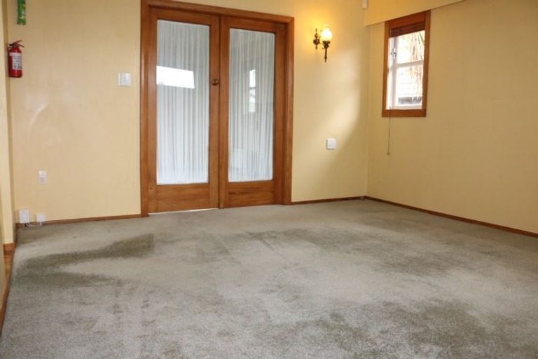Photo of property in 140 Victoria Avenue, Hokowhitu, Palmerston North, 4410