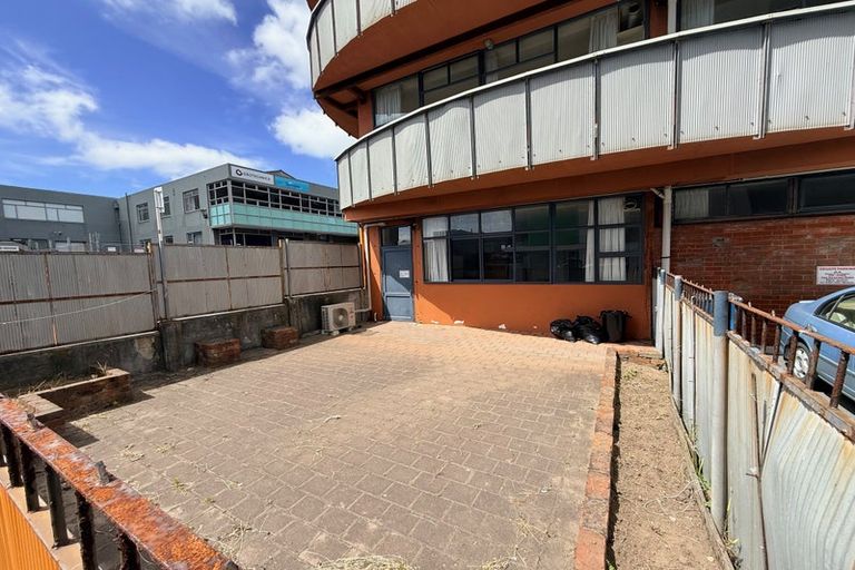 Photo of property in 4 Torrens Terrace, Mount Cook, Wellington, 6011