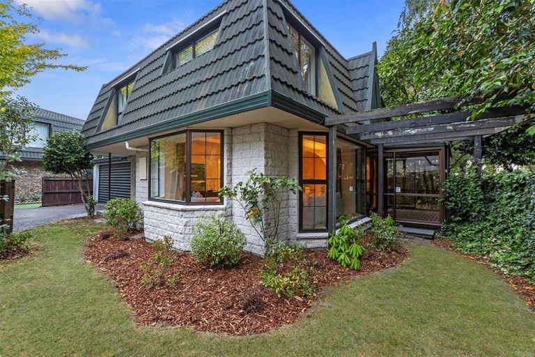 Photo of property in 1/10 Rembrandt Place, Burnside, Christchurch, 8053