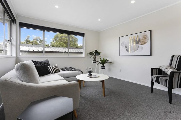 Photo of property in 19 Roick Parade, Glen Eden, Auckland, 0602