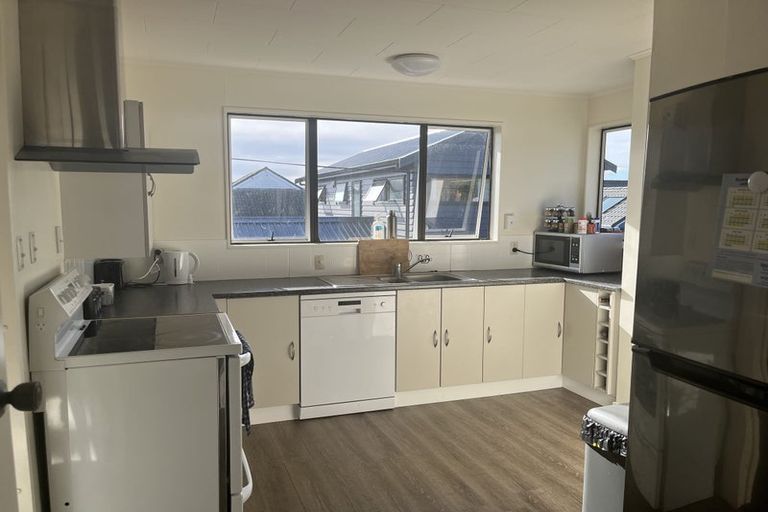 Photo of property in 15a Craddock Street, Waterloo, Lower Hutt, 5011