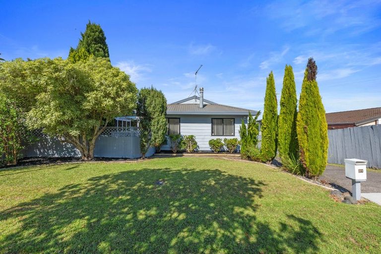 Photo of property in 37 Gosford Drive, Botany Downs, Auckland, 2010