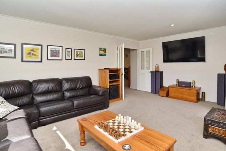 Photo of property in 8 James Drive, Woodend, 7610