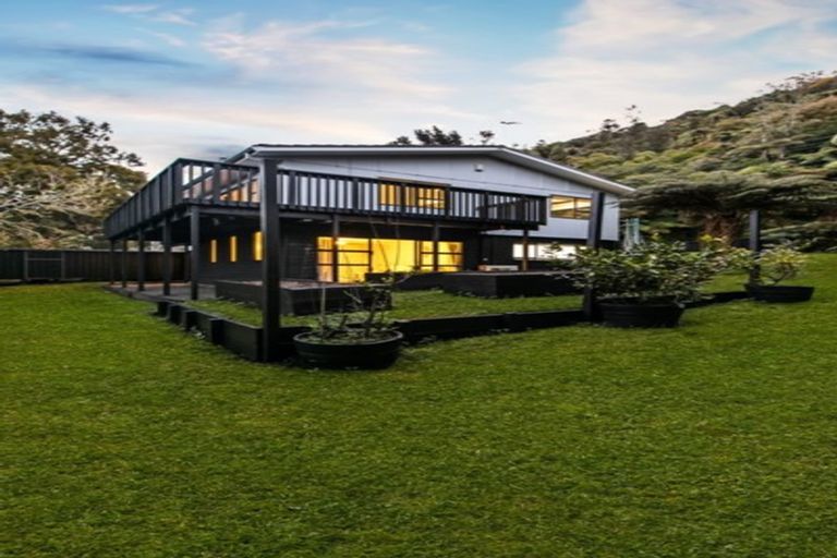 Photo of property in 354 Forest Hill Road, Waiatarua, Auckland, 0612