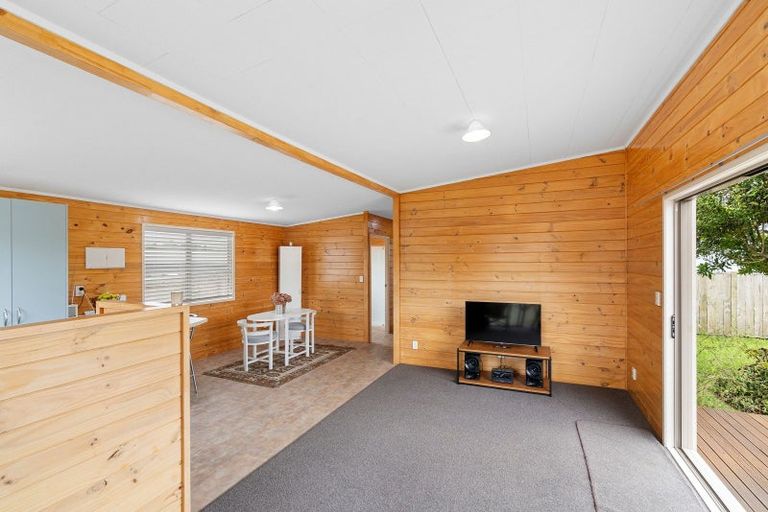 Photo of property in 39 Kiharoa Street, Otaki Beach, Otaki, 5512
