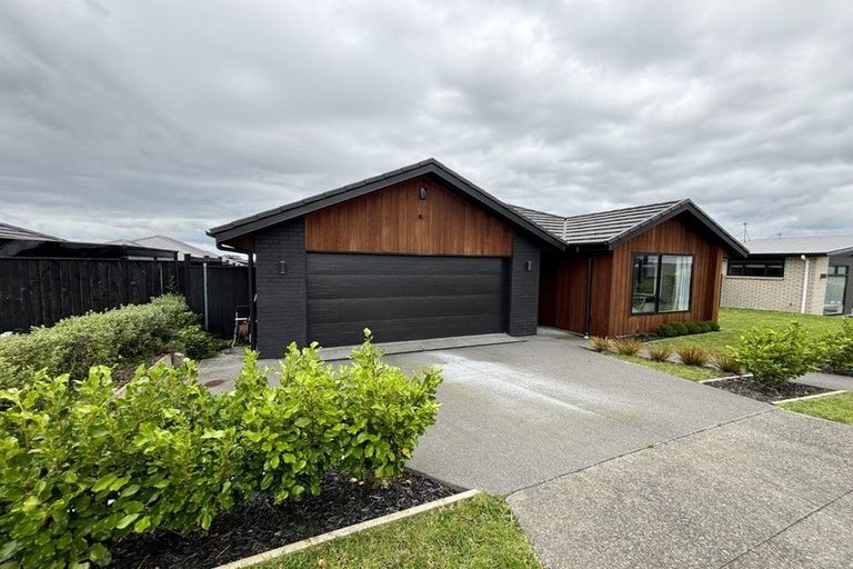 Photo of property in 11 Tabernacle Street, Karaka, 2124