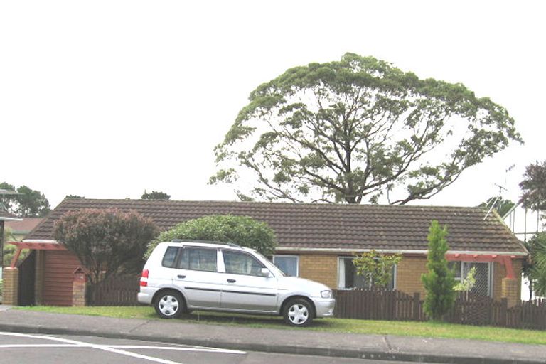 Photo of property in 2/55 Granville Drive, Massey, Auckland, 0614