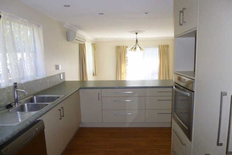 Photo of property in 27 Crosdale Place, Burnside, Christchurch, 8042