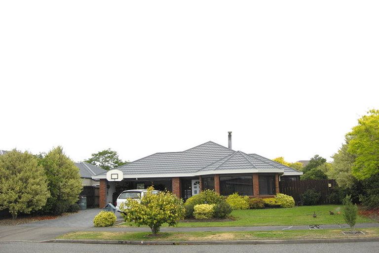 Photo of property in 57 Anglesea Avenue, Parklands, Christchurch, 8083