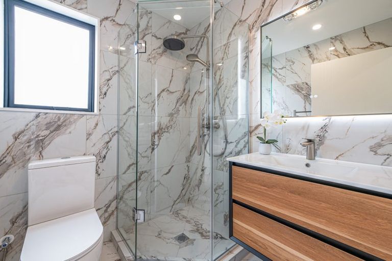 Photo of property in 36c Kaikoura Street, Henderson, Auckland, 0612