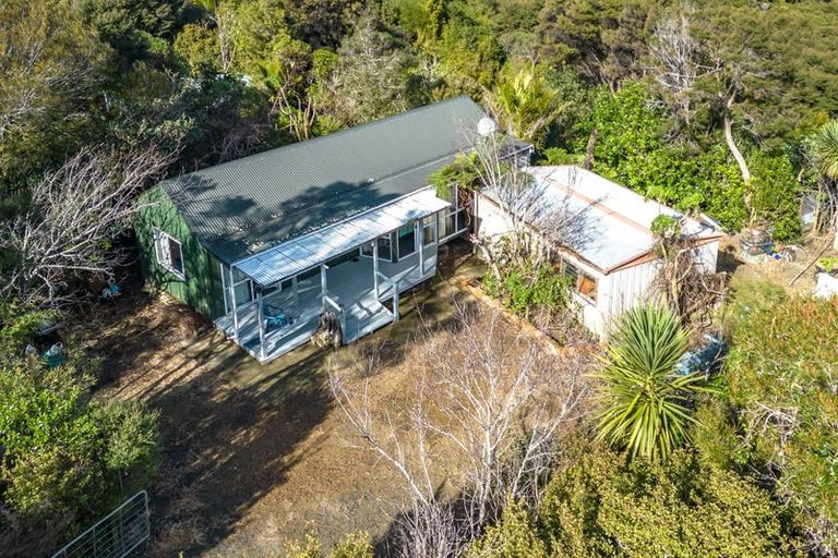 Photo of property in 979 Tuateawa Road, Waikawau, Coromandel, 3584