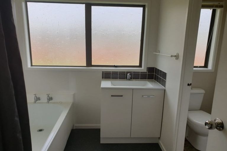 Photo of property in 24 Growers Lane, Mangere East, Auckland, 2024