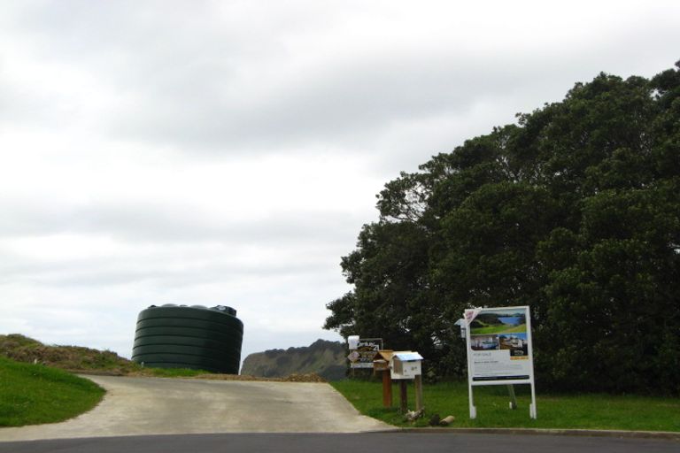 Photo of property in 88 Shakespear Road, Army Bay, Whangaparaoa, 0930