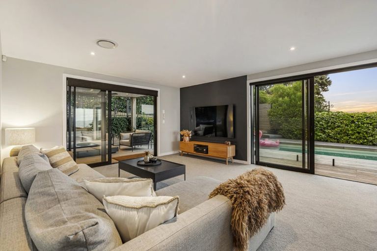 Photo of property in 57 Cilliers Drive, Silverdale, 0932