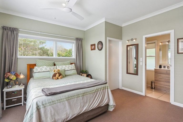 Photo of property in 20 Leybourne Avenue, Waikanae, 5036