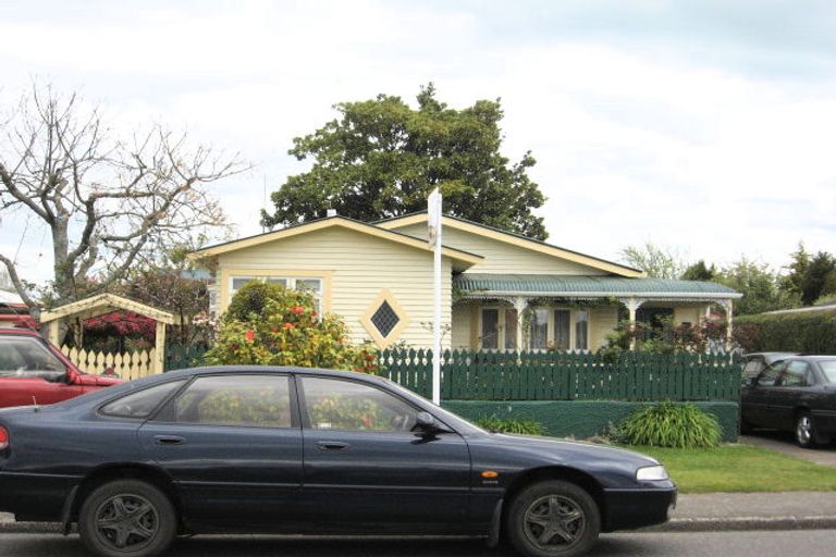 Photo of property in 10 Corlett Street, Utuhina, Rotorua, 3015