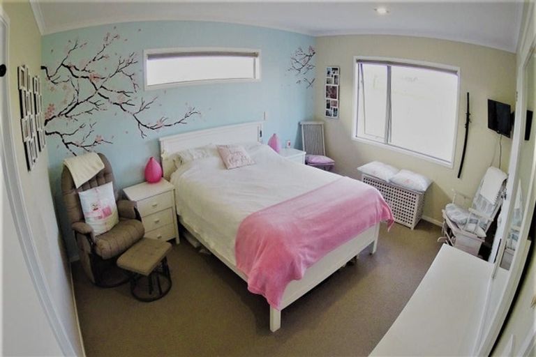 Photo of property in 40 Hobart Drive, Spotswood, New Plymouth, 4310