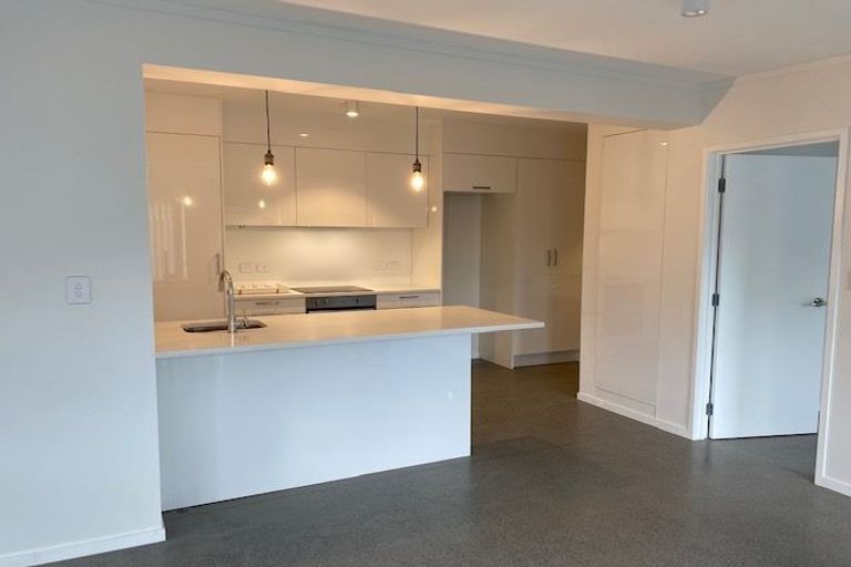 Photo of property in 1/19-23 Matipo Road, Mairangi Bay, Auckland, 0630