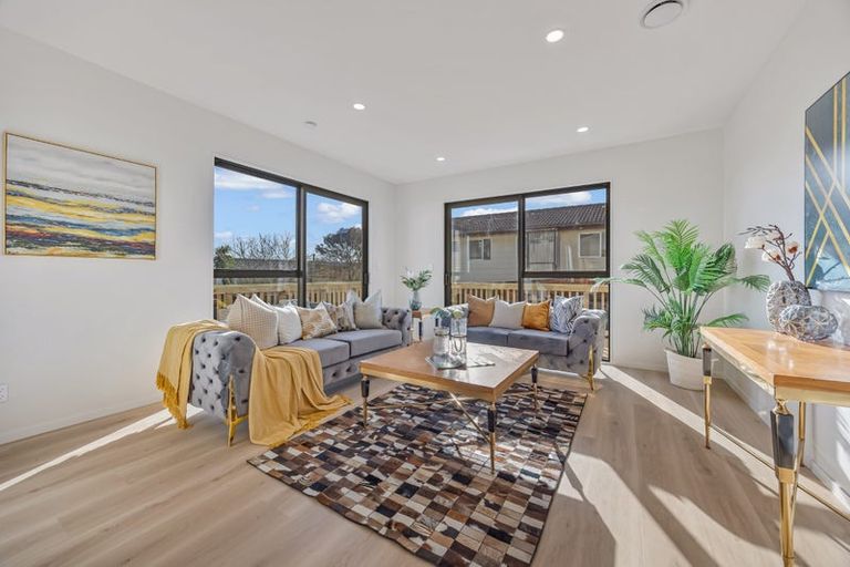 Photo of property in 48 Lewisham Street, Highland Park, Auckland, 2010