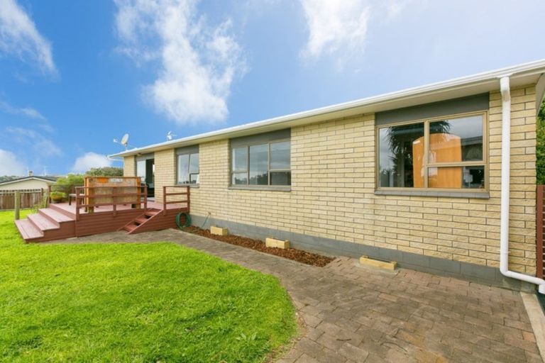 Photo of property in 9b Poplar Grove, Whalers Gate, New Plymouth, 4310