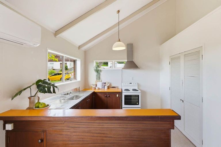 Photo of property in 1/34 Shanaway Rise, Hillcrest, Auckland, 0627