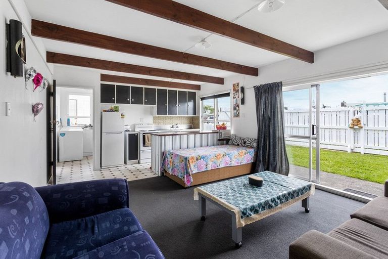 Photo of property in 2/1 Taupo Avenue, Mount Maunganui, 3116