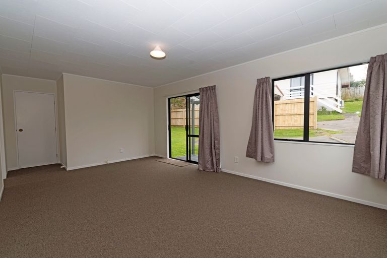 Photo of property in 2/7 Maywood Crescent, Glen Eden, Auckland, 0602