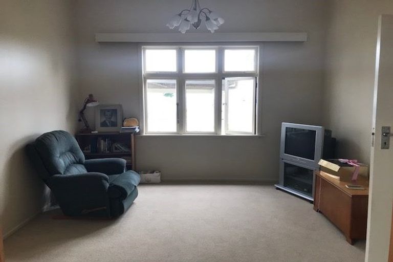 Photo of property in 3 Toru Street, Lyall Bay, Wellington, 6022