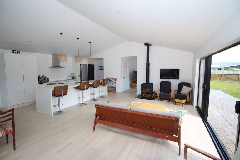 Photo of property in 121 Mahoe Place, Matarangi, Whitianga, 3592