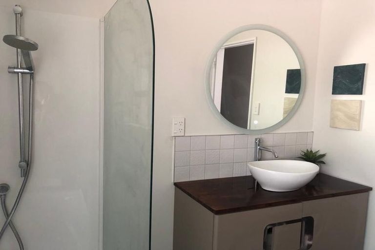 Photo of property in 175 Seatoun Heights Road, Seatoun, Wellington, 6022