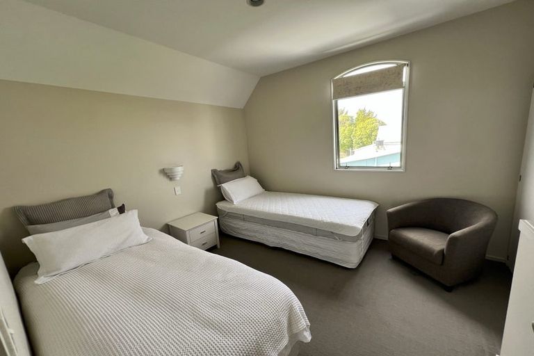 Photo of property in 2/39 Derby Street, St Albans, Christchurch, 8014