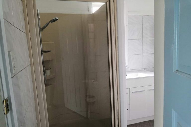 Photo of property in 33 Wairau Avenue, Avondale, Auckland, 1026