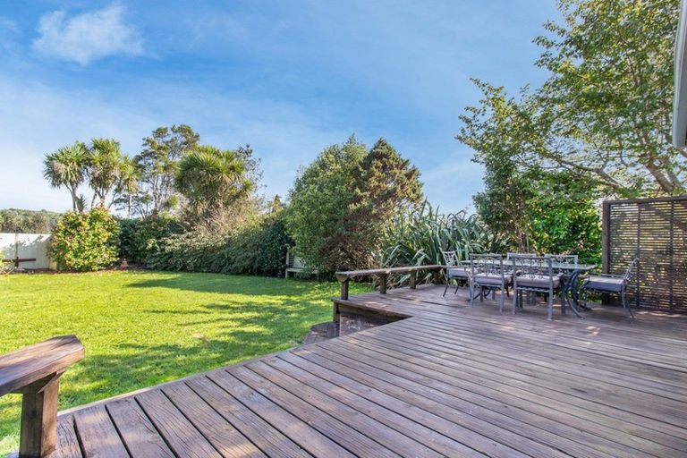 Photo of property in 1 Ngareta Road, Mourea, Rotorua, 3074